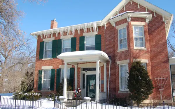 Außenansicht des Gästehauses Aldrich Lowres