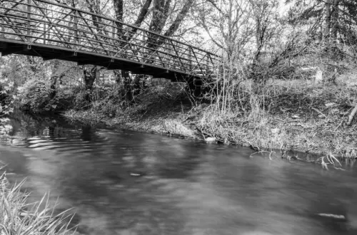 Brücke mit Wasser