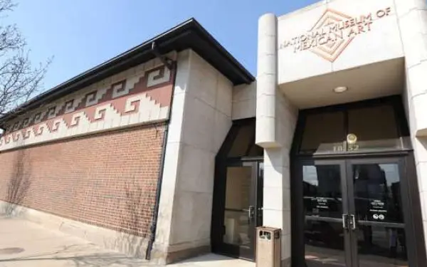 Die Außenansicht des Nationalmuseums für mexikanische Kunst in Pilsen