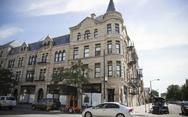 Das Äußere der Thalia-Halle in Pilsen Chicago