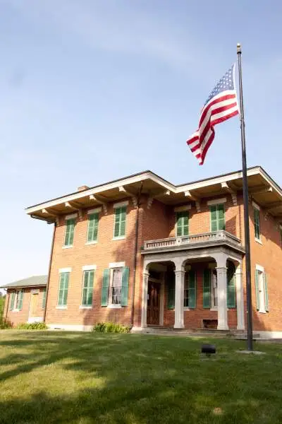 Außenansicht des Galena U.S. Grant Museum im Sommer.