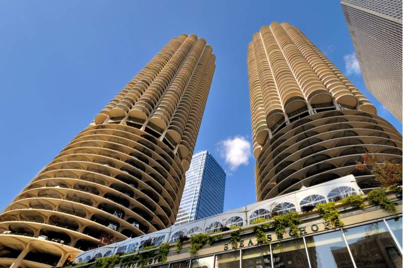 Die geschwungenen Türme von Marina City in Chicago