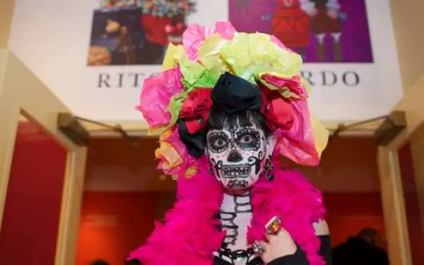 Eine Skulptur im Nationalmuseum für mexikanische Kunst in Pilsen