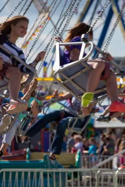 Schaukelfahrt auf dem Volksfest