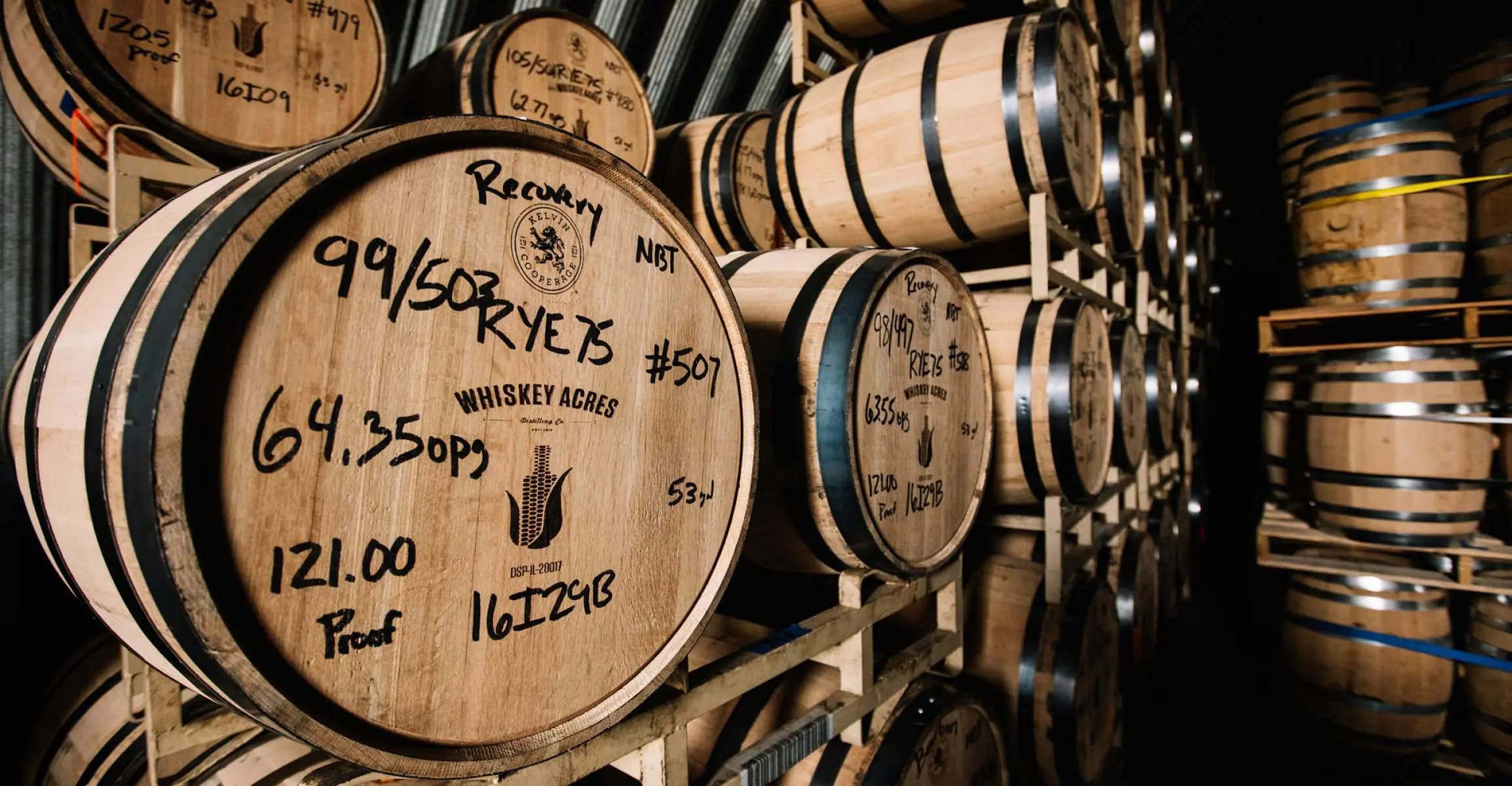 Fässer mit Whiskey