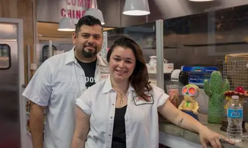 Besitzer des Cafe Tola. 