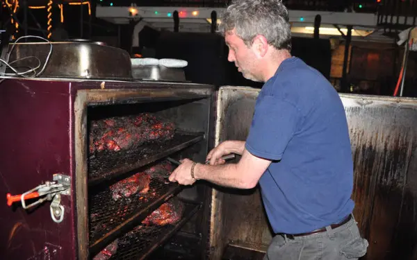 Der Besitzer von Honky Tonk BBQ, Willie, ist gleichzeitig Chefkoch des Restaurants