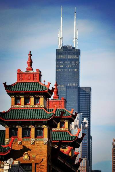 Chinatown in Chicago mit Blick auf die Skyline der Stadt