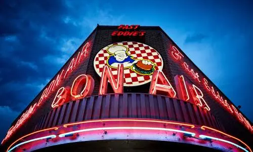 Beleuchtetes Schild für Lebensmittel