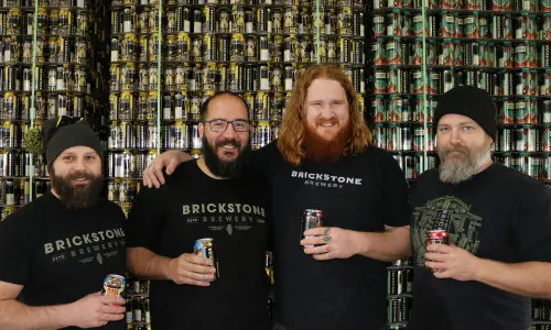 Menschen, die Bier trinken