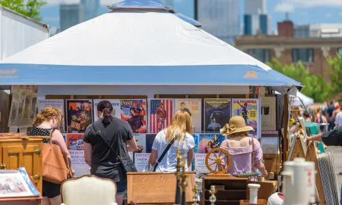 Menschen auf einem Markt