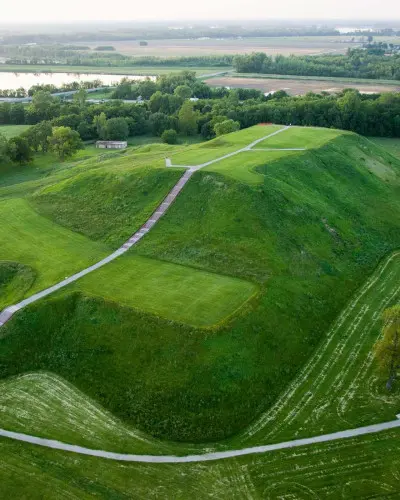 Die historischen Cahokia-Hügel bei Collinsville