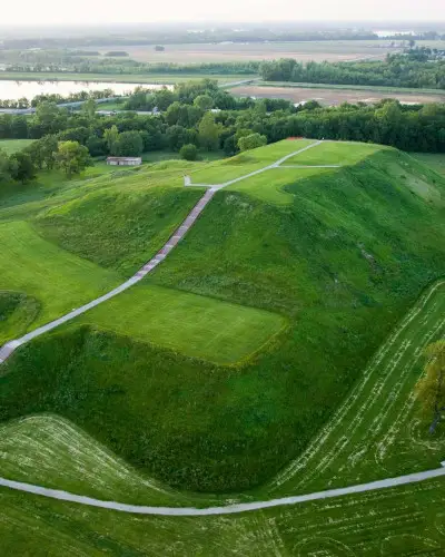 Die historischen Cahokia-Hügel bei Collinsville