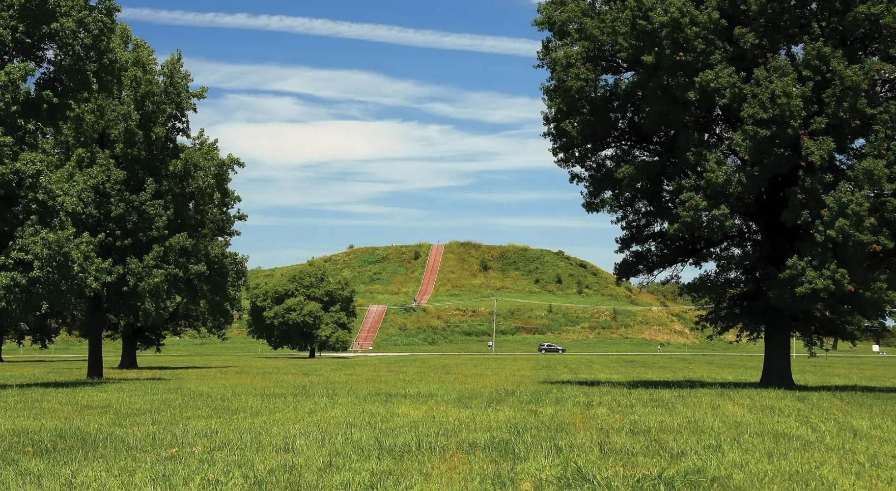 Die Cahokia Mounds in Illinois sind die Stätte einer alten indianischen Stadt.