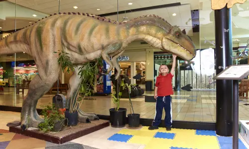 Dinosaurier-Statue im Wissenschaftszentrum