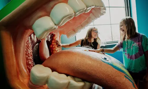 Riesenmaul im Kidzeum Museum