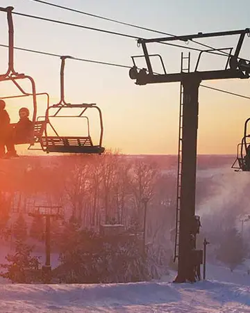 Skilifte im Chestnut Mountain Resort im Winter