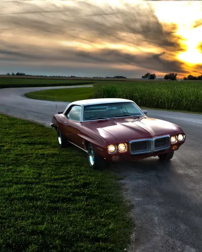 Auto auf der Route 66 angehalten