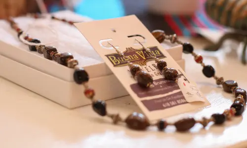 Ohrringe und Halskette