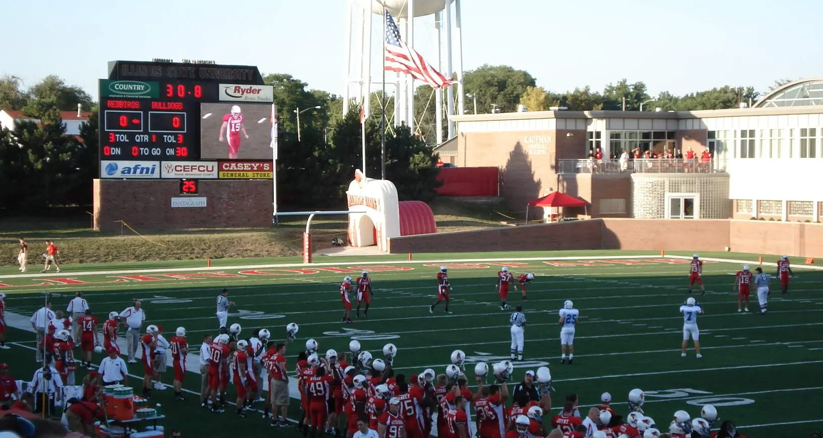 Die Endzone eines Fußballfeldes am Spieltag