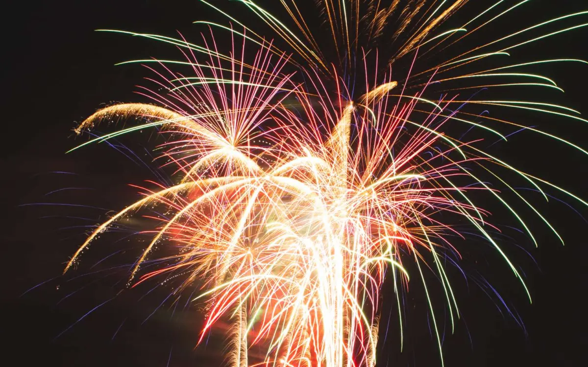 Ferienfeuer im Himmel