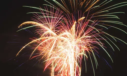 Ferienfeuer im Himmel